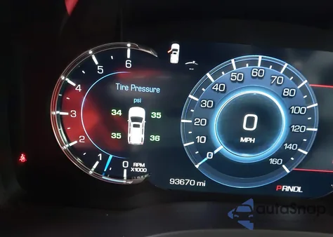 2018 Cadillac Escalade Platinum z USA, uszkodzony, nr VIN 1GYS4DKJ8JR216017